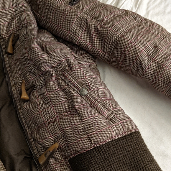 Warm tweed/flannel winter jacket with beautiful pattern and fur hood - Picture 4 of 5